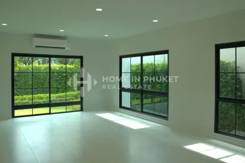 Casa de 4 dormitorios en Phuket, Tailandia № 209641 - foto 3