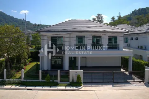 Casa de 4 dormitorios en Phuket, Tailandia № 209641