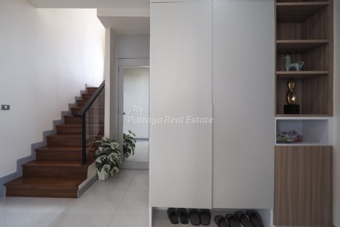 Casa de 3 dormitorios en Pattaya, Tailandia № 68541 - foto 16