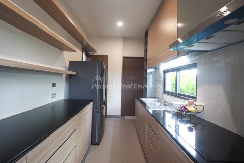 Casa de 3 dormitorios en Pattaya, Tailandia № 68541 - foto 13