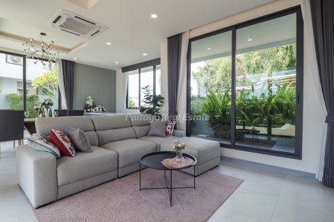 Casa de 3 dormitorios en Pattaya, Tailandia № 68541 - foto 12