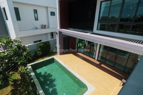 Casa de 3 dormitorios en Pattaya, Tailandia № 68541 - foto 26