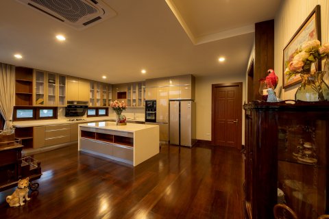 Chalet de 7 dormitorios en Saraphi, Tailandia № 133918 - foto 19