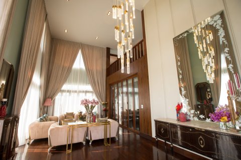 Chalet de 7 dormitorios en Saraphi, Tailandia № 133918 - foto 8