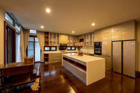 Chalet de 7 dormitorios en Saraphi, Tailandia № 133918 - foto 18