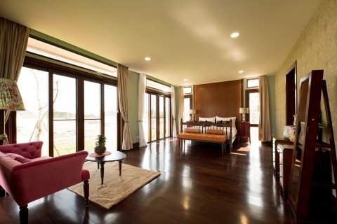 Chalet de 5 dormitorios en Saraphi, Tailandia № 133914 - foto 15