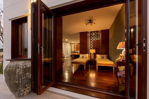 Chalet de 5 dormitorios en Saraphi, Tailandia № 133914 - foto 18