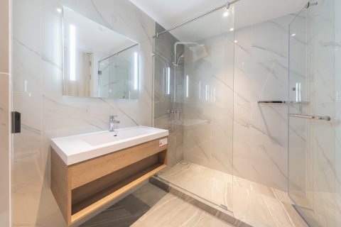 Apartamento de 2 habitaciones en Pattaya, Tailandia № 177853 - foto 5