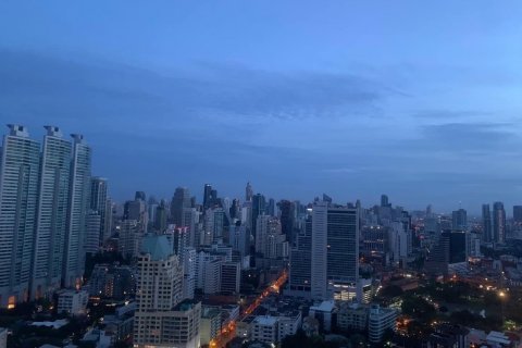 Condominio de 2 dormitorios en Watthana, Bangkok, Tailandia № 133973 - foto 7