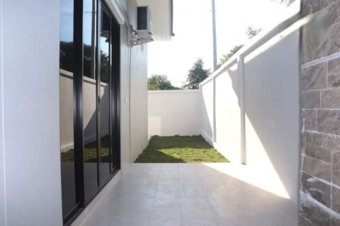 Casa de 3 dormitorios en Pattaya, Tailandia № 157657 - foto 13