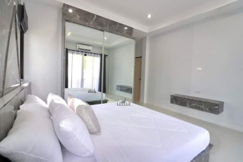 Casa de 3 dormitorios en Pattaya, Tailandia № 157657 - foto 15