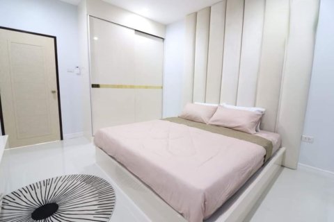 Casa de 3 dormitorios en Pattaya, Tailandia № 157657 - foto 9