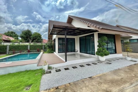 Casa de 2 dormitorios en Pattaya, Tailandia № 157656 - foto 2