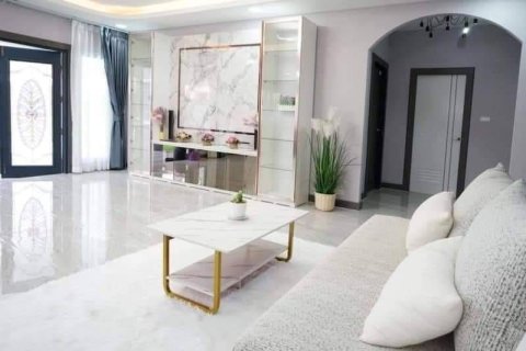 Casa de 3 dormitorios en Pattaya, Tailandia № 157652 - foto 5