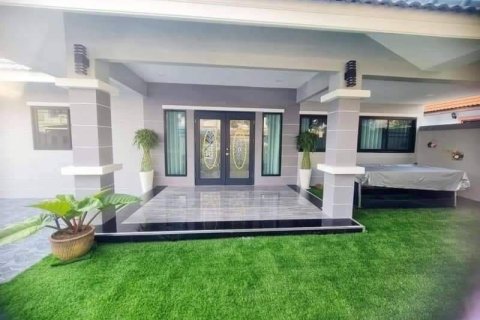 Casa de 3 dormitorios en Pattaya, Tailandia № 157652 - foto 15