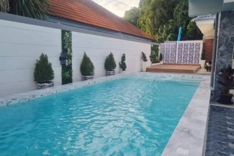 Casa de 3 dormitorios en Pattaya, Tailandia № 157652 - foto 18