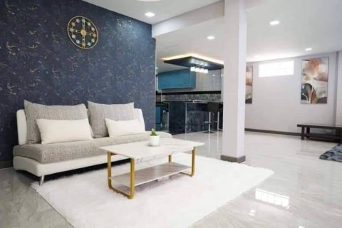 Casa de 3 dormitorios en Pattaya, Tailandia № 157652 - foto 3