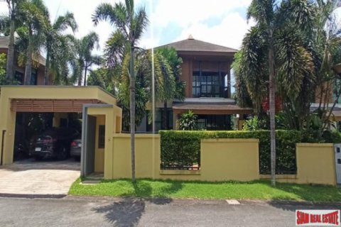 Casa de 4 dormitorios en Pattaya, Tailandia № 194154