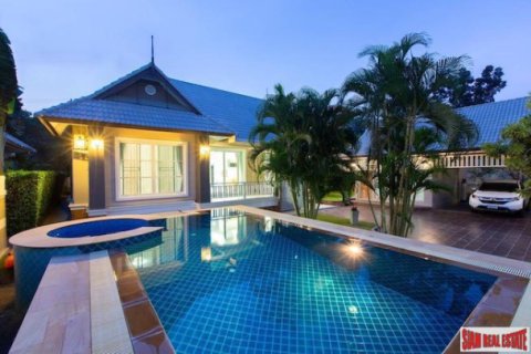 Villa in Hua Hin, Thailand 4 Schlafzimmer № 194160