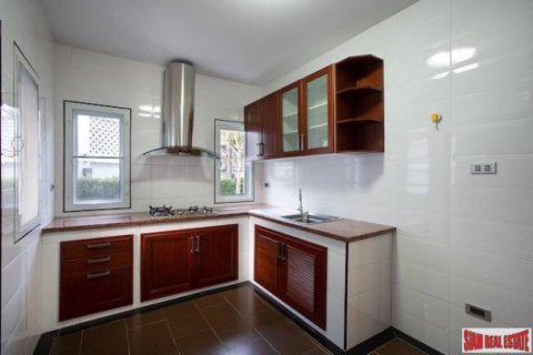 Chalet de 4 dormitorios en Hua Hin, Tailandia № 194160 - foto 5