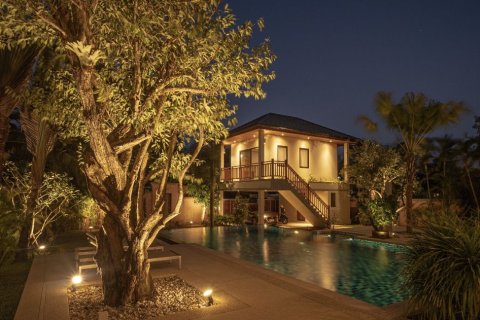 Chalet de 5 dormitorios en Phuket, Tailandia № 163211 - foto 2