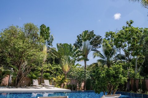 Chalet de 5 dormitorios en Phuket, Tailandia № 163211 - foto 14