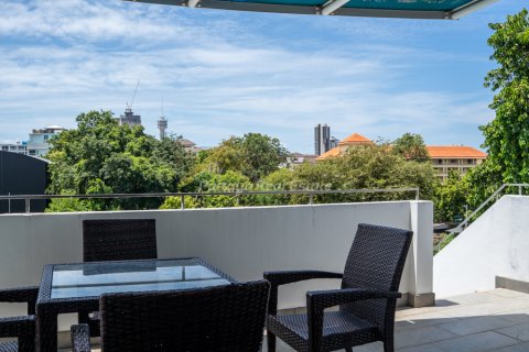 Casa de 8 dormitorios en Bang Lamung, Tailandia № 134770 - foto 16