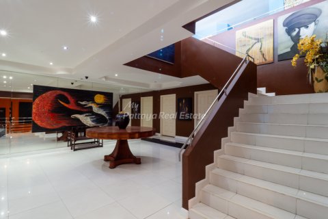 Casa de 8 dormitorios en Bang Lamung, Tailandia № 134770 - foto 5
