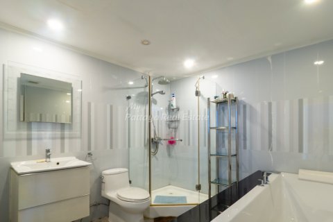 Casa de 8 dormitorios en Bang Lamung, Tailandia № 134770 - foto 10