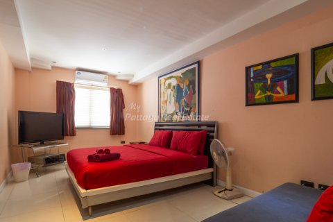 Casa de 8 dormitorios en Bang Lamung, Tailandia № 134770 - foto 22