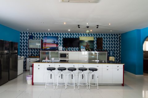 Casa de 8 dormitorios en Bang Lamung, Tailandia № 134770 - foto 28