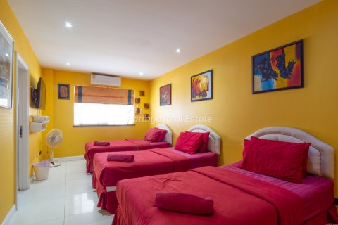 Casa de 8 dormitorios en Bang Lamung, Tailandia № 134770 - foto 24