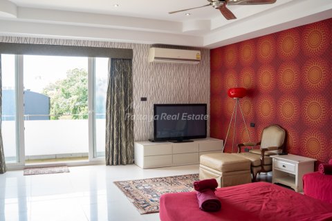 Casa de 8 dormitorios en Bang Lamung, Tailandia № 134770 - foto 13