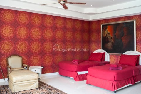 Casa de 8 dormitorios en Bang Lamung, Tailandia № 134770 - foto 14
