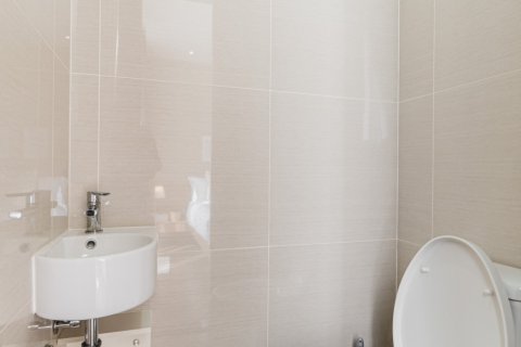 Condominio de 1 dormitorio en Bangkok, Tailandia № 143673 - foto 12
