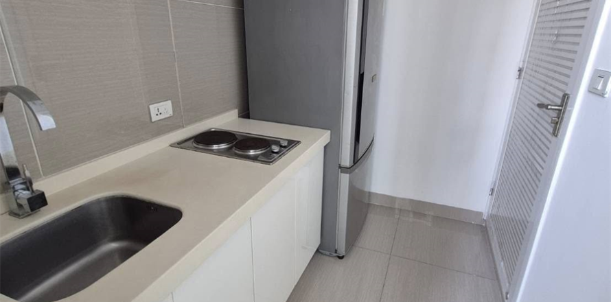 Condo in Bangkok, Thailand, 2 bedrooms  № 186248