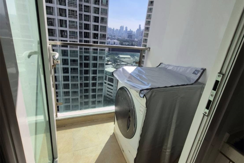 Condo in Bangkok, Thailand, 2 bedrooms  № 186248 - photo 2