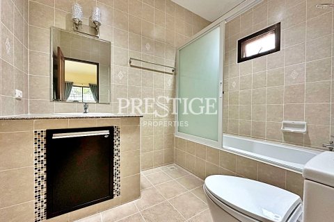 House in Pattaya, Thailand 3 bedrooms № 198640 - photo 10