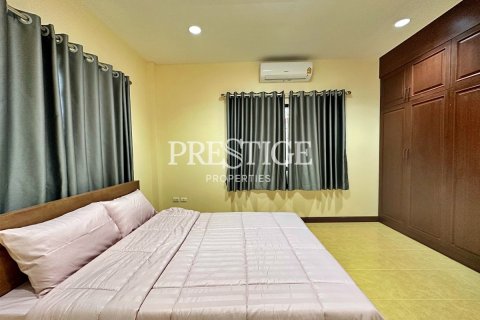 House in Pattaya, Thailand 3 bedrooms № 198640 - photo 6