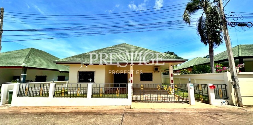 House in Pattaya, Thailand 3 bedrooms № 198640