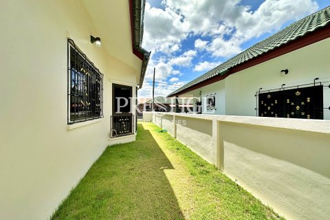 House in Pattaya, Thailand 3 bedrooms № 198640 - photo 14