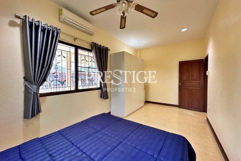 House in Pattaya, Thailand 3 bedrooms № 198640 - photo 8
