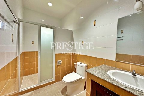 House in Pattaya, Thailand 3 bedrooms № 198640 - photo 11