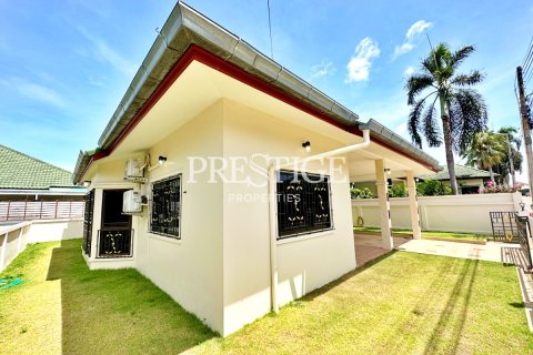 House in Pattaya, Thailand 3 bedrooms № 198640 - photo 16