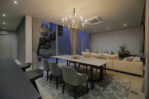 Villa in Bangkok, Thailand 4 Schlafzimmer № 133782 - Foto 16