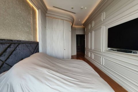 Ático de 3 dormitorios en Khlong San, Bangkok, Tailandia № 133783 - foto 15