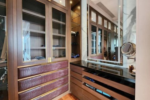 Ático de 3 dormitorios en Khlong San, Bangkok, Tailandia № 133783 - foto 12