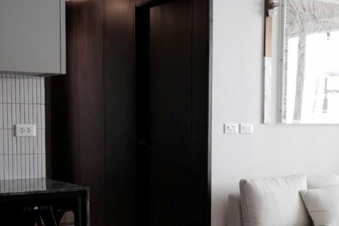 Condominio de 2 dormitorios en Ratchathewi, Bangkok, Tailandia № 133787 - foto 19