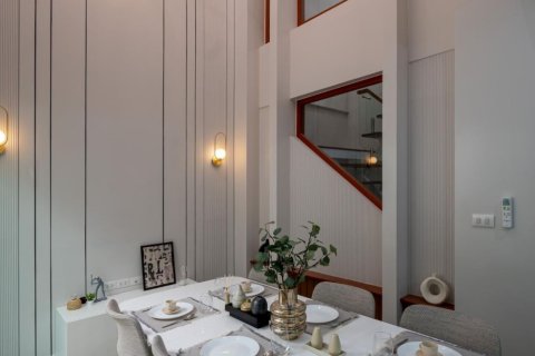 Adosado de 2 dormitorios en Bangkok, Tailandia № 133781 - foto 10