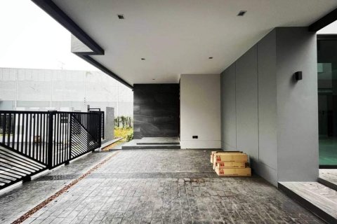 Chalet de 4 dormitorios en Bangkok, Tailandia № 133784 - foto 19